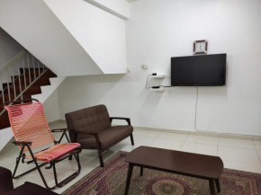 2725 Homestay